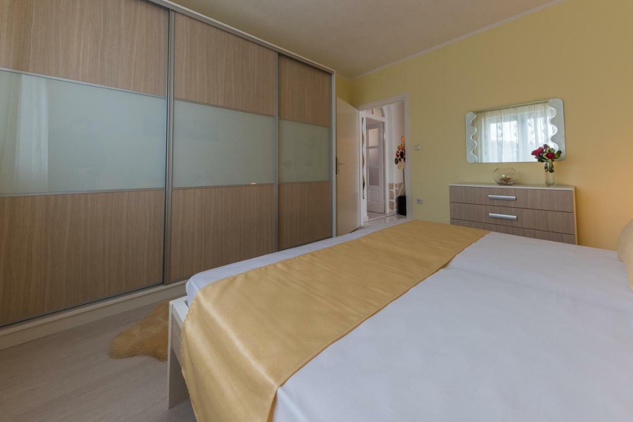 Apartment Danijela II Σίμπενικ Εξωτερικό φωτογραφία